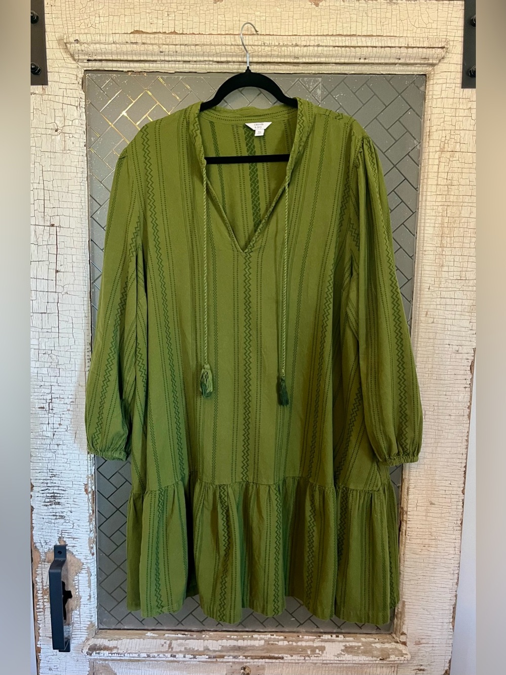 crown & ivy Olive Green Long Sleeve V-Neck Peasant Dress with Tassel Tie